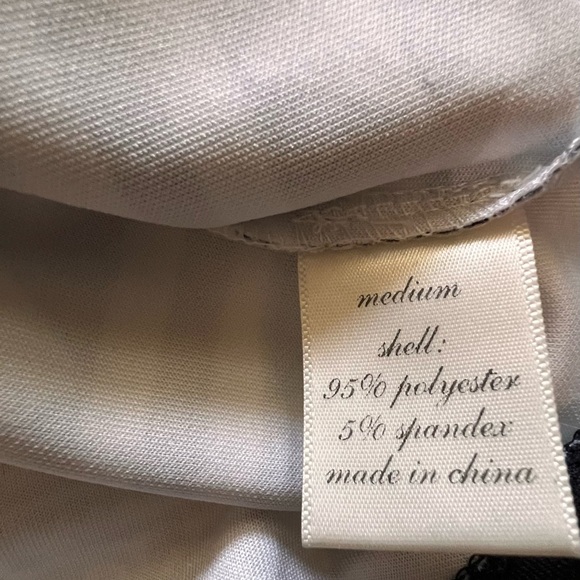 Alya - Printed Pencil Skirt - Picture 11 of 11